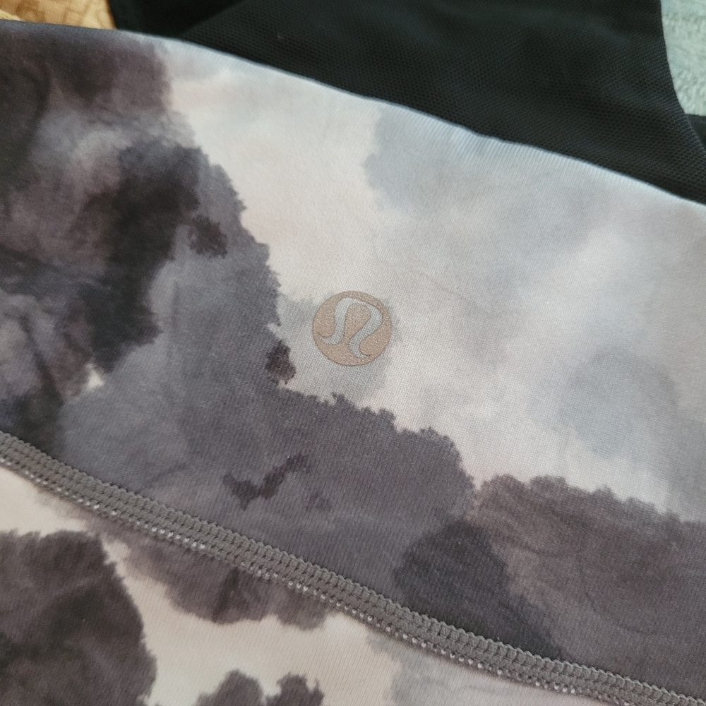 Lululemon Tank - Picture 5 of 9